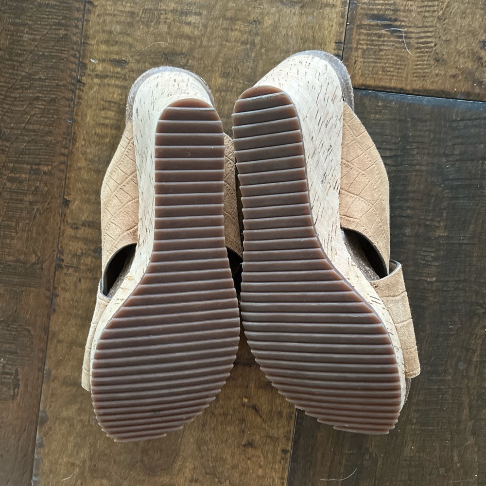Sofft Ciera sandals with tan crossover crocodile leather straps cork wedge heels - Picture 6 of 6